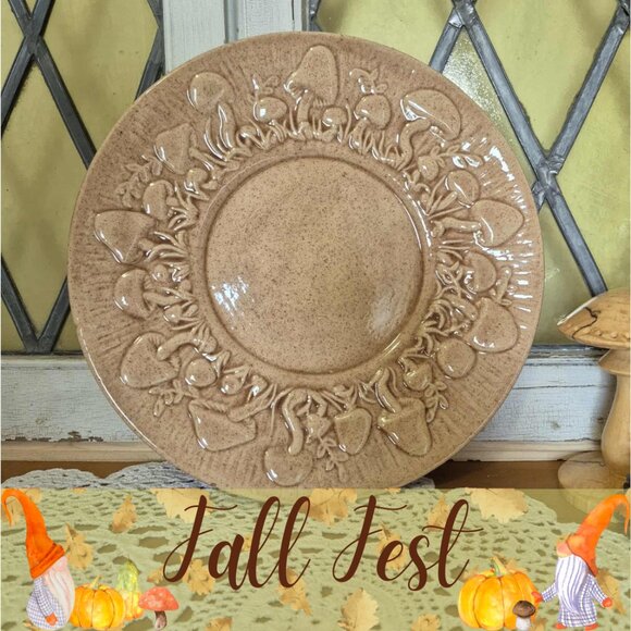 🍂 20% OFF - Vintage Handmade Beige Ceramic Decorative Plate with Mushrooms - Picture 1 of 12